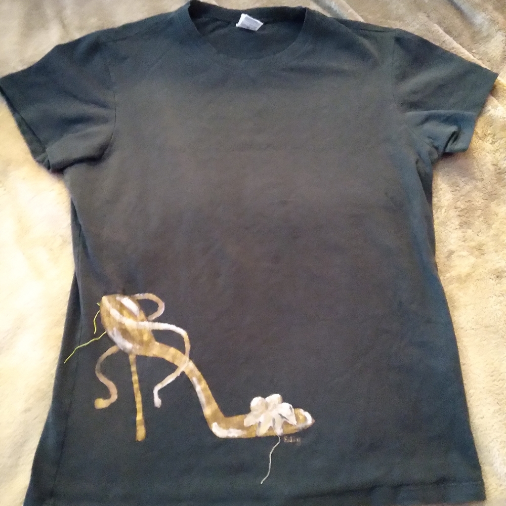 Size Medium, T-Shirt, Black, Cinderella Heel